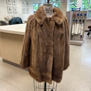 Vintage Plush Brown Mink Fur Coat with Hidden Clasps
